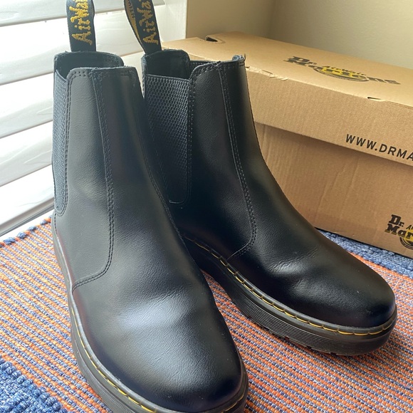 DR. MARTENS DORRIAN CHELSEA BOOT - Picture 6 of 9